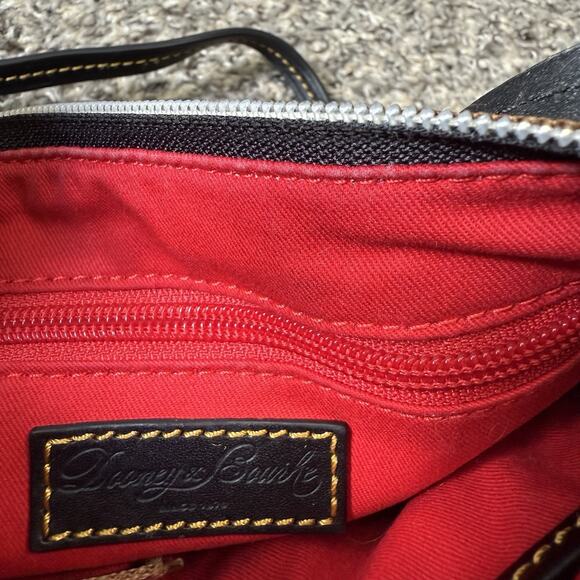 Dooney & Bourke Nylon Crossbody Pouchette Black Excellent preowned Condition - Picture 8 of 11